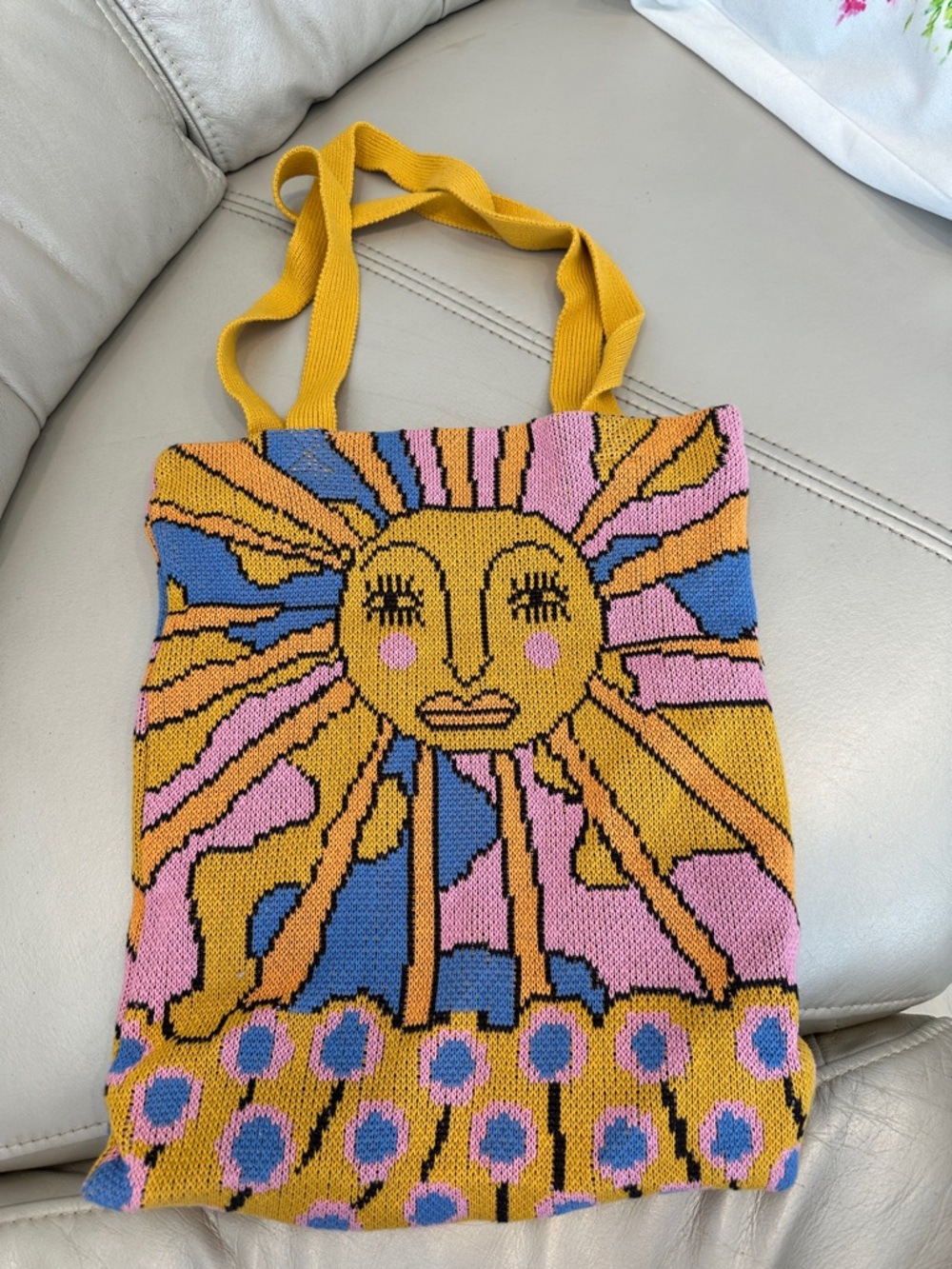 Fabulous Sun Tote! - Picture 2 of 5